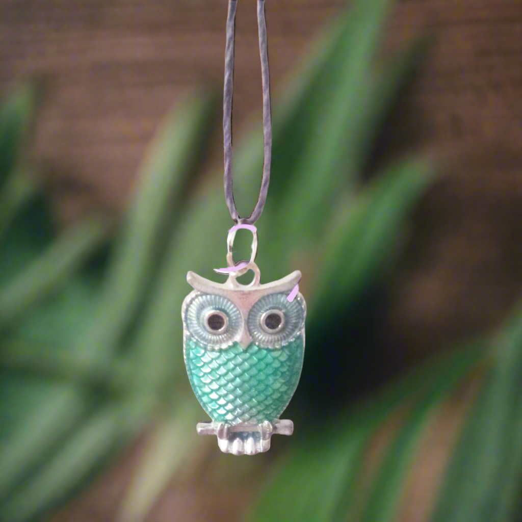 Sage Owl (14" Cord)